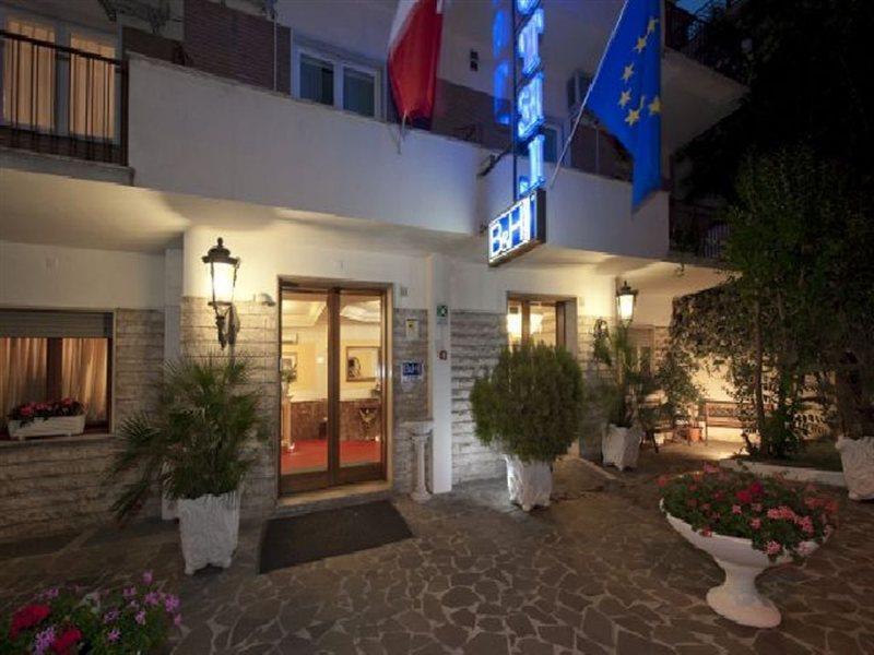 C-Hotels Club House Roma Esterno foto