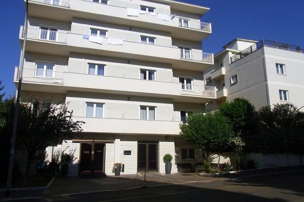 C-Hotels Club House Roma Esterno foto