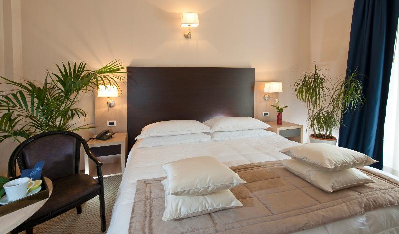 C-Hotels Club House Roma Esterno foto