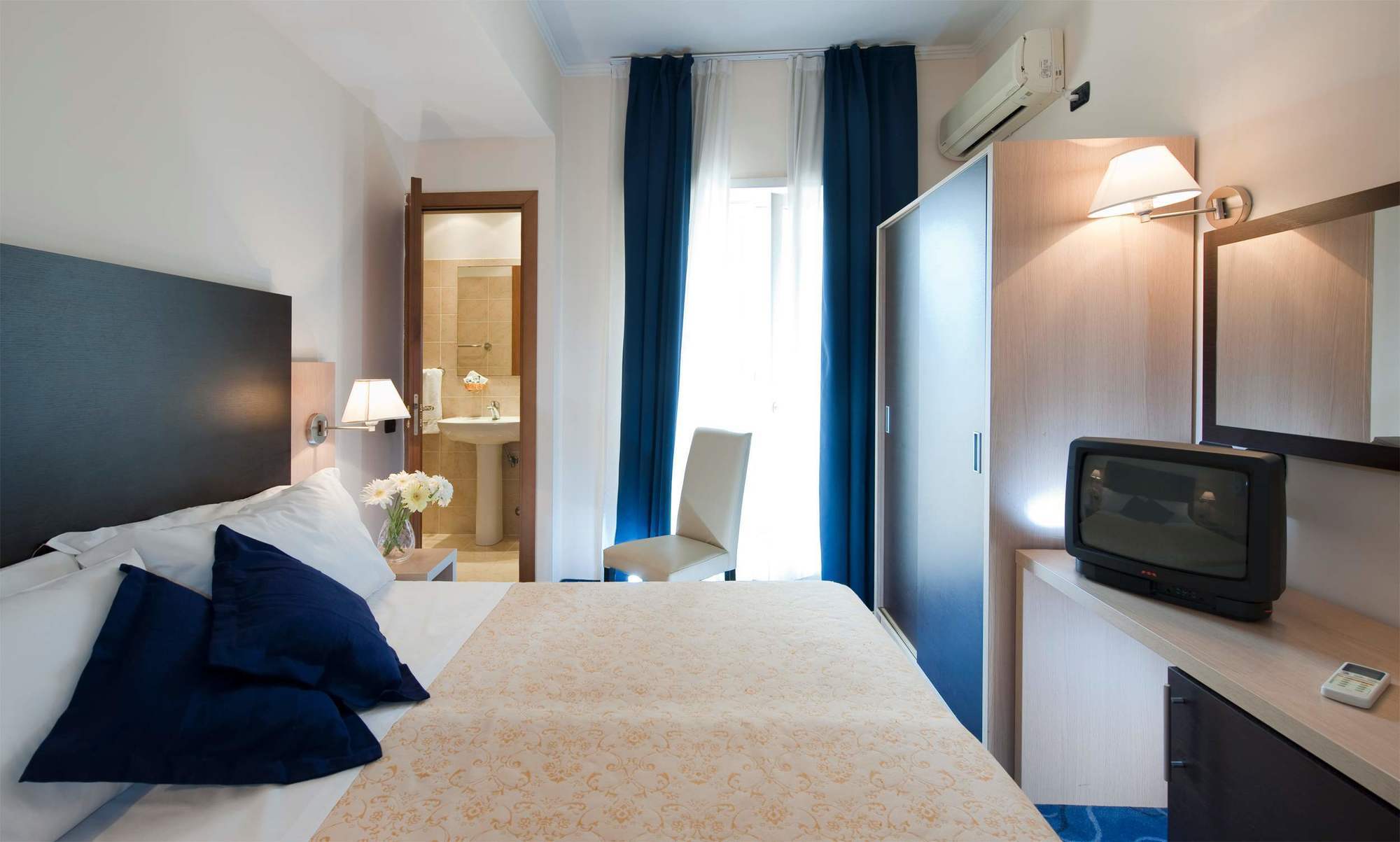 C-Hotels Club House Roma Esterno foto